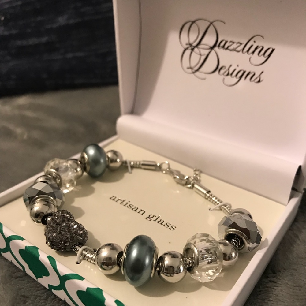Brand new artisan glass charm bracelet❤️